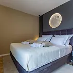 Apartment Moonlight And Sea Depth