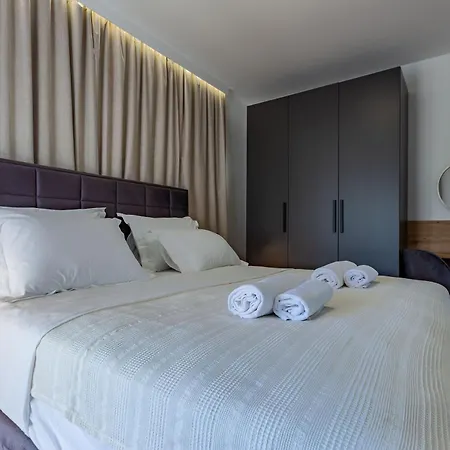 Апартаменти Moonlight And Sea Depth