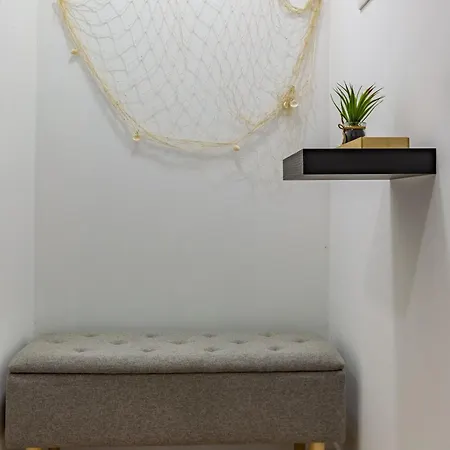 Апартаменти Moonlight And Sea Depth *