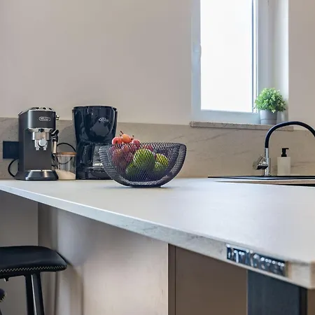 Апартаменти Moonlight And Sea Depth *