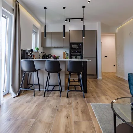 Апартаменти Moonlight And Sea Depth Задар