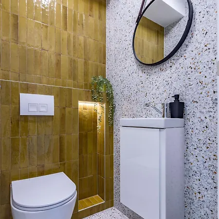 Апартаменти Moonlight And Sea Depth